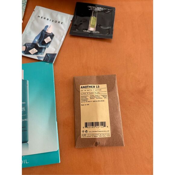 Lot of Beauty Samples, NWT - Picture 13 of 15